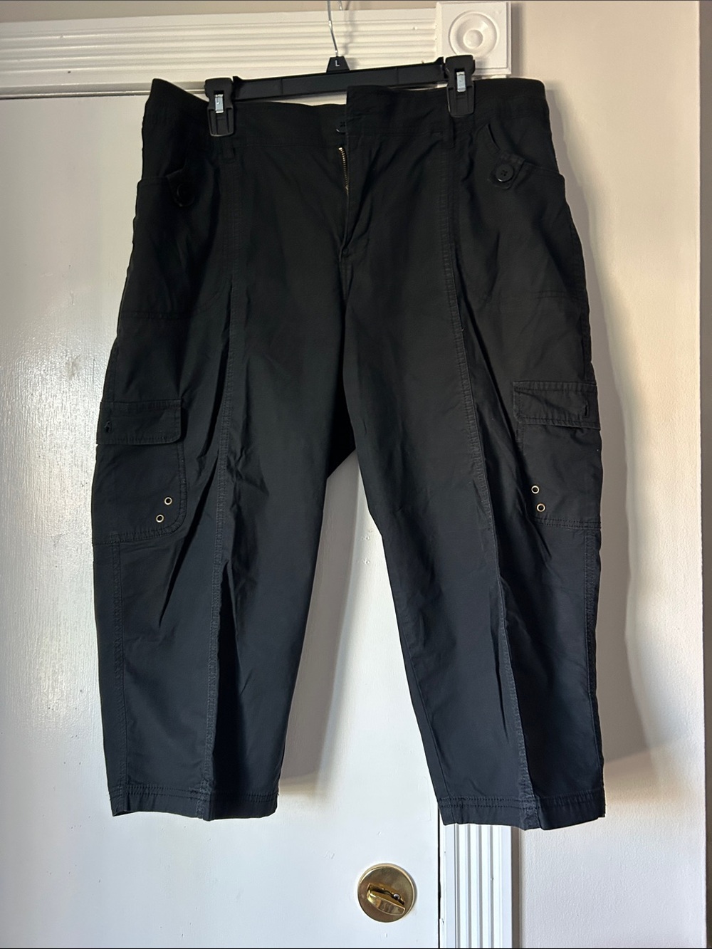 Avenue Black Cargo Pants with Utility Pockets size 14